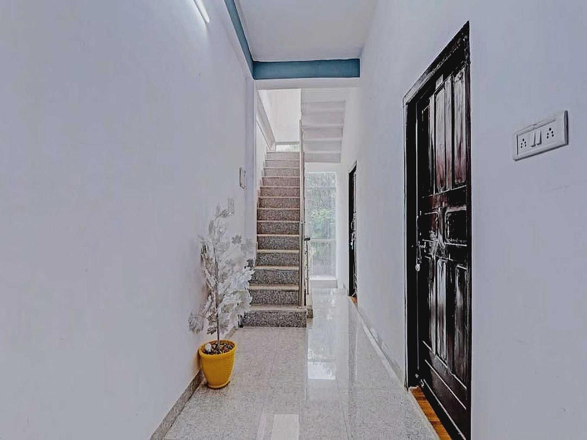 Hotel O Rr Palace Лакнау Екстериор снимка