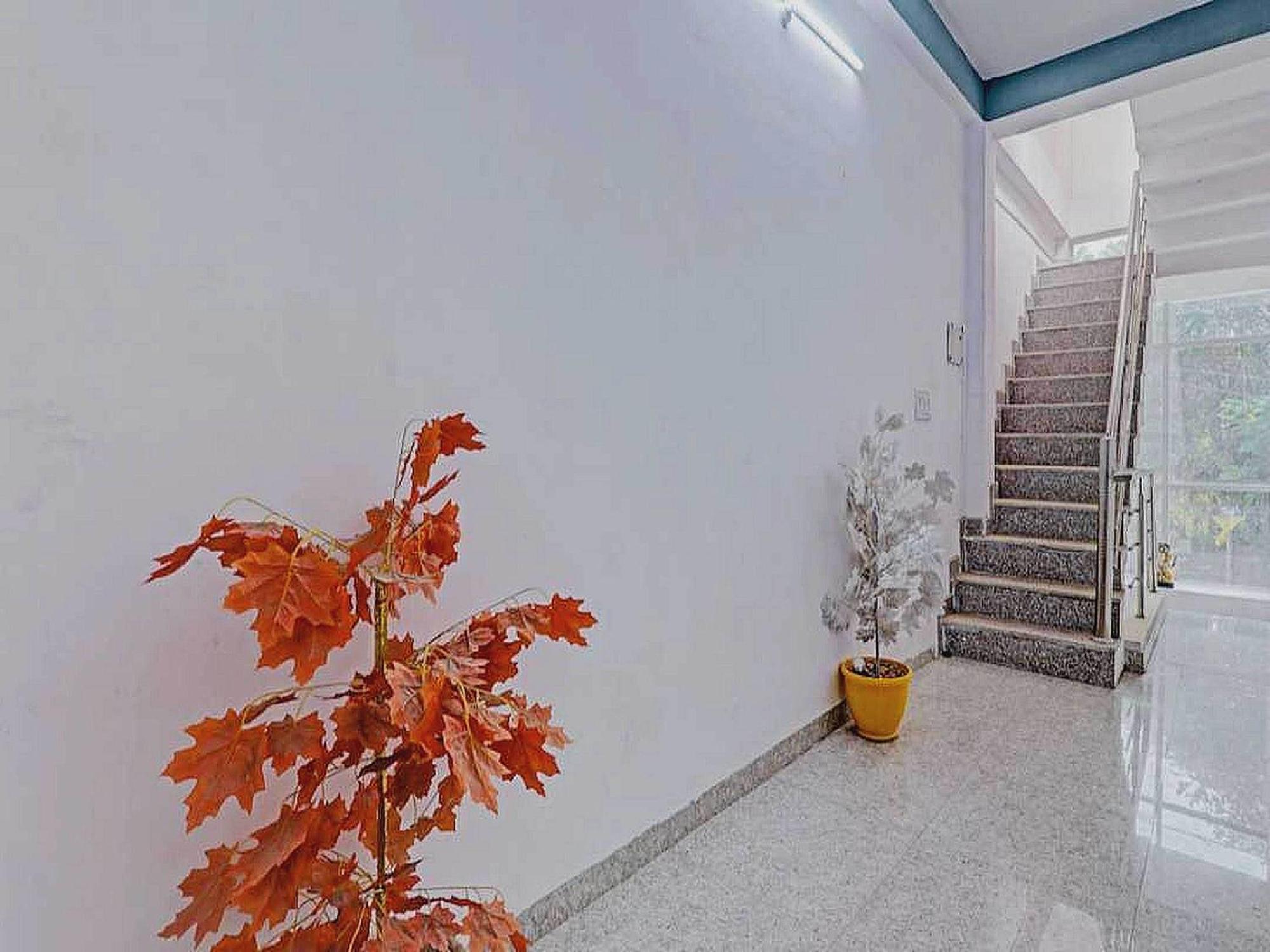 Hotel O Rr Palace Лакнау Екстериор снимка